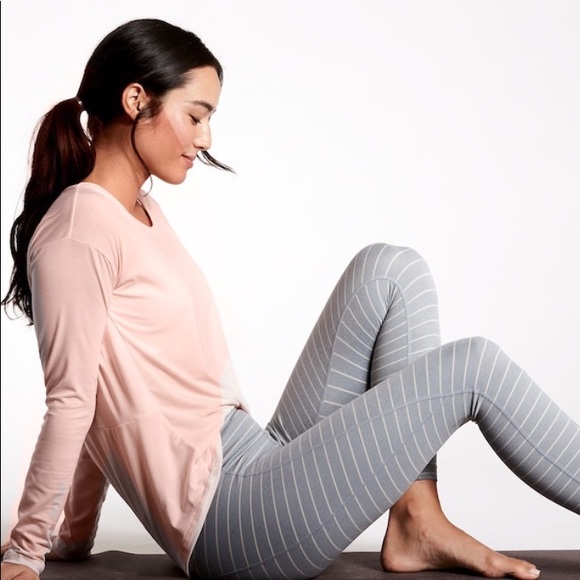Athleta Stripe Powervita Salutation 78 